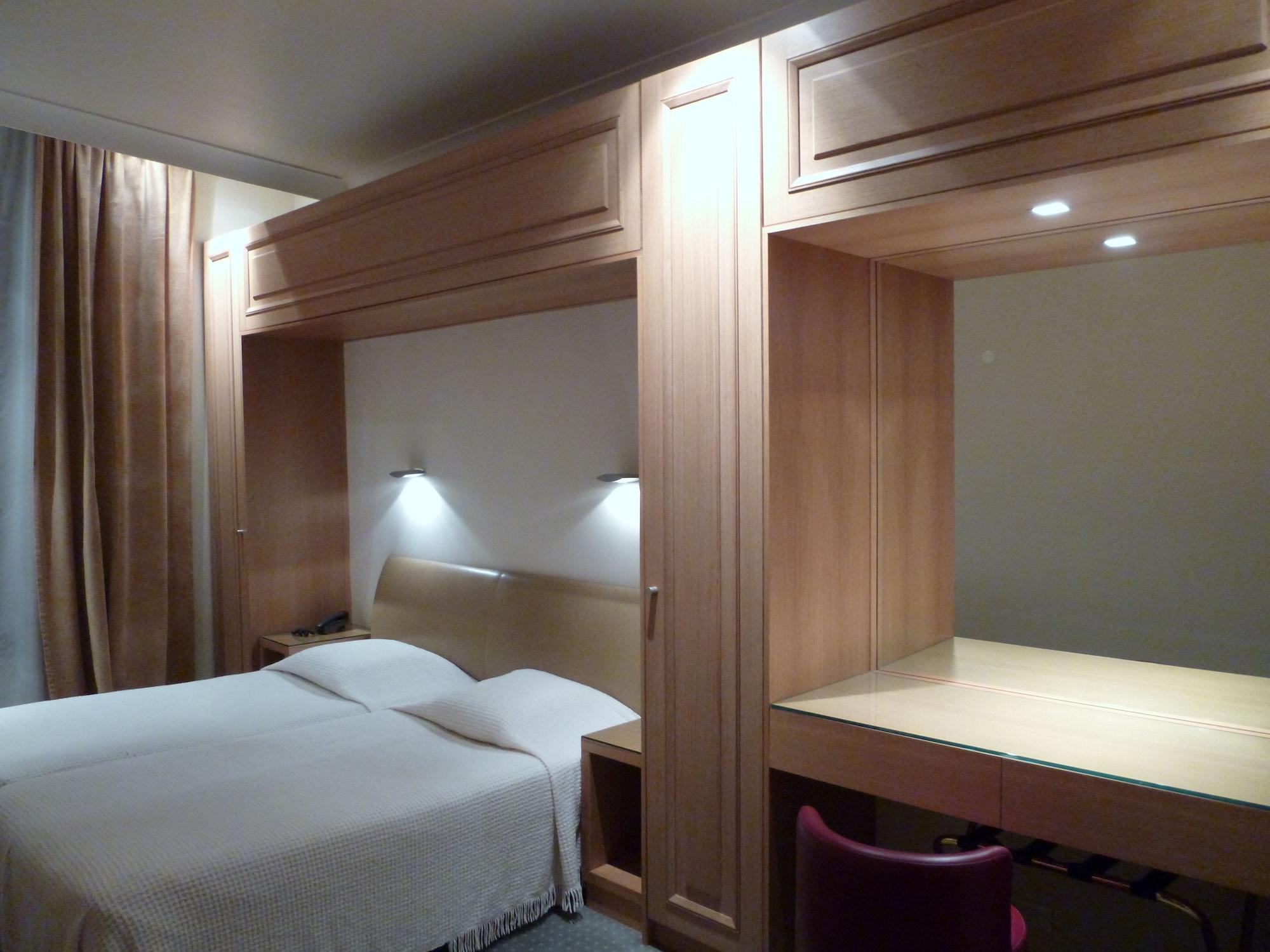 Hotel Du Vieux Marais Париж Экстерьер фото